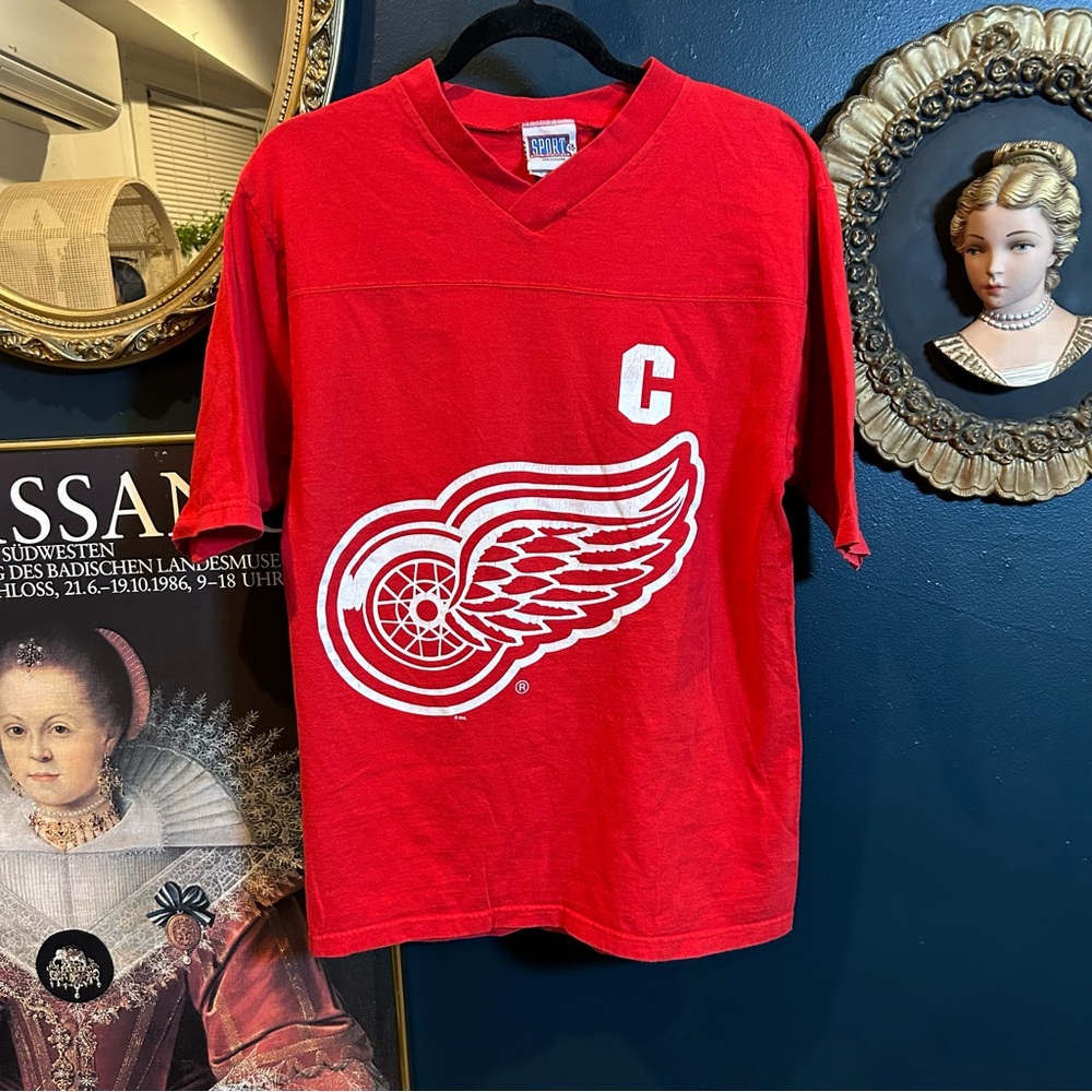 Vintage Yzerman #19 shirt